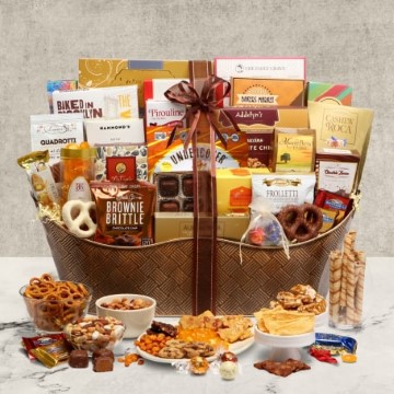 Broadway Basketeers Gourmet Food Christmas Gift Basket Snack Gifts for Women, Men, Families, College – Delivery for Holidays, Appreciation, Thank