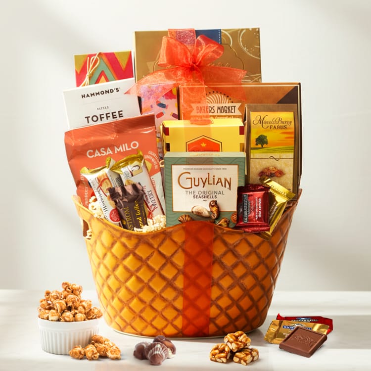 Holiday Treats Gift Basket
