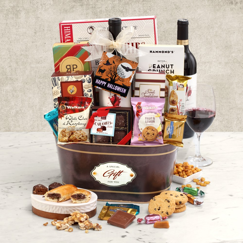 >Halloween Wine Gift Basket