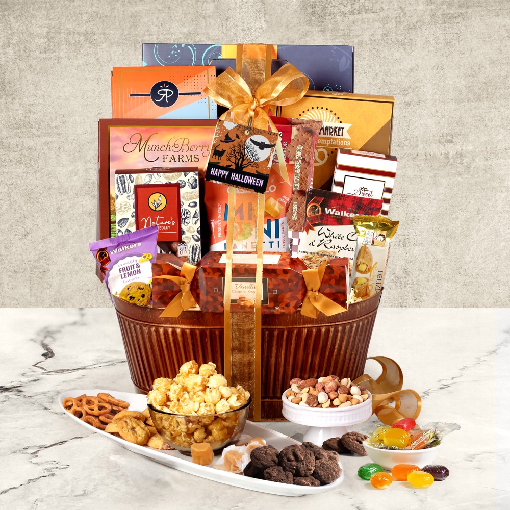 >Grand Gourmet Halloween Basket