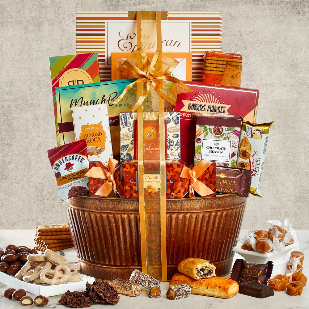 >Holiday Hearth Grand Gift Basket