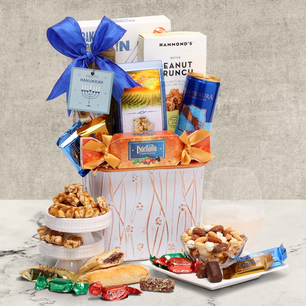 >Moscato Hanukkah Delight Basket