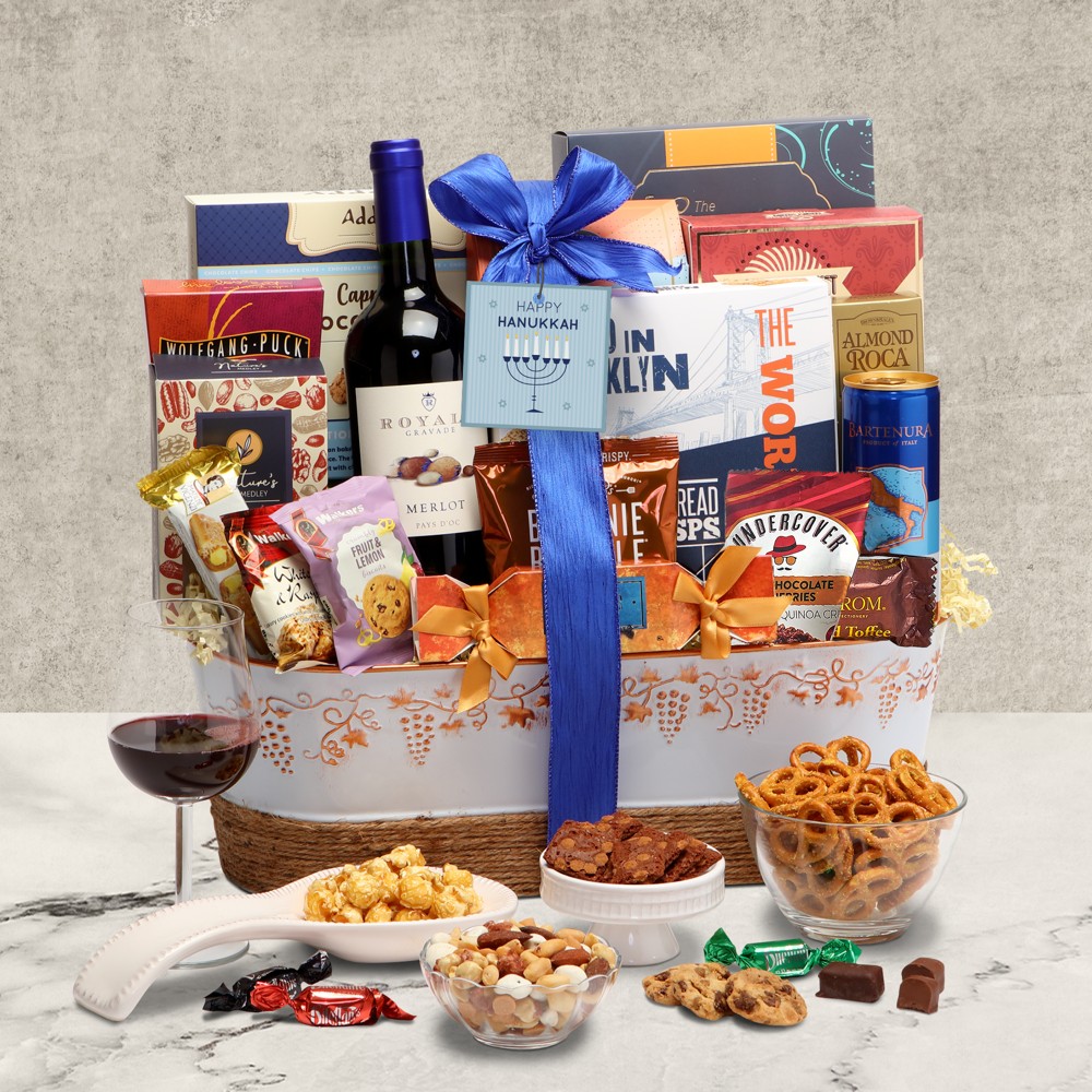 >Royal Wine Hanukkah Gift Basket