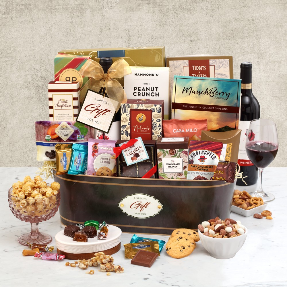 >Signature Wine Gift Basket