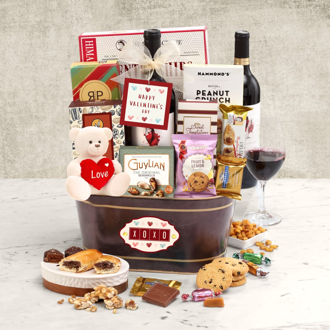 >Valentine's Day Wine Gift Basket