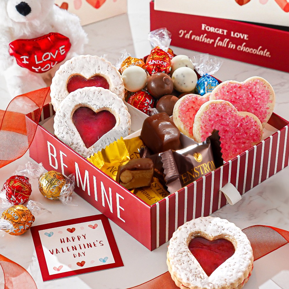 >Valentines Day Chocolate & Cookies Box